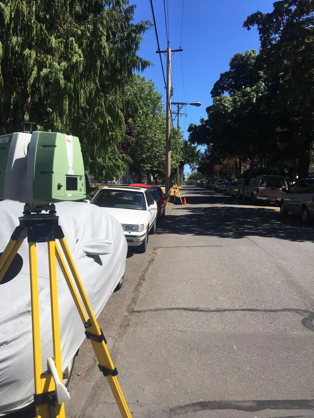 Terrestrial laser scanner capturing 3D point cloud of building interior – TLS lidar for AEC documentation